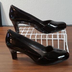 NWOT Easy Spirit Albie Round Toe Pump in Black‎ 9½M